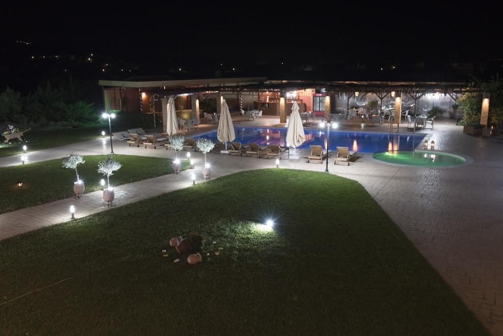 Royal Aparthotel 3*