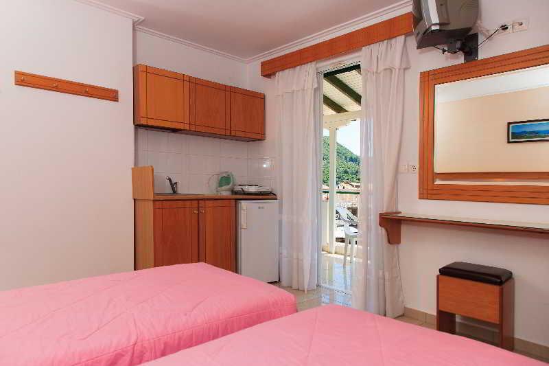 Cosmopol 3* Lefkada City
