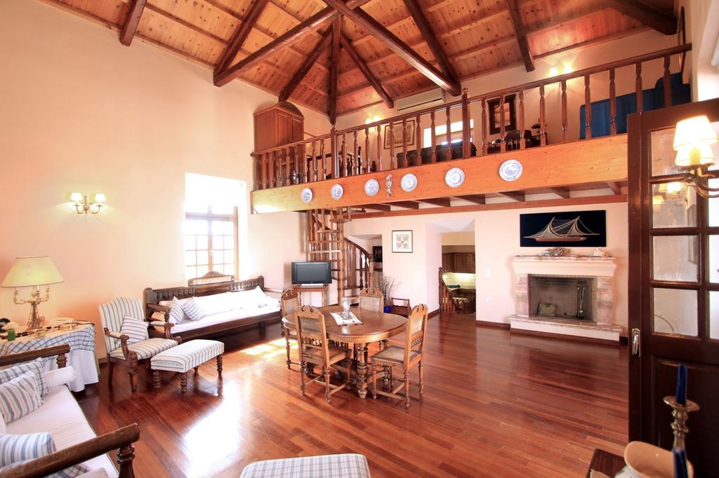 Nissia Traditional Residences Aparthotel 4*