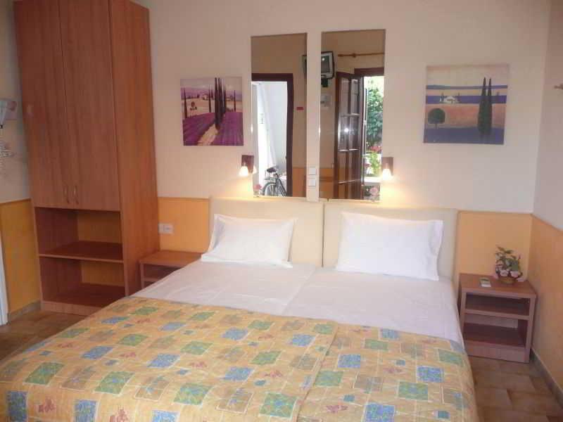 Amalthia * Skiathos Town