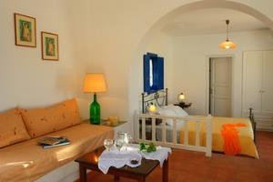 Folegandros Apartments 2*