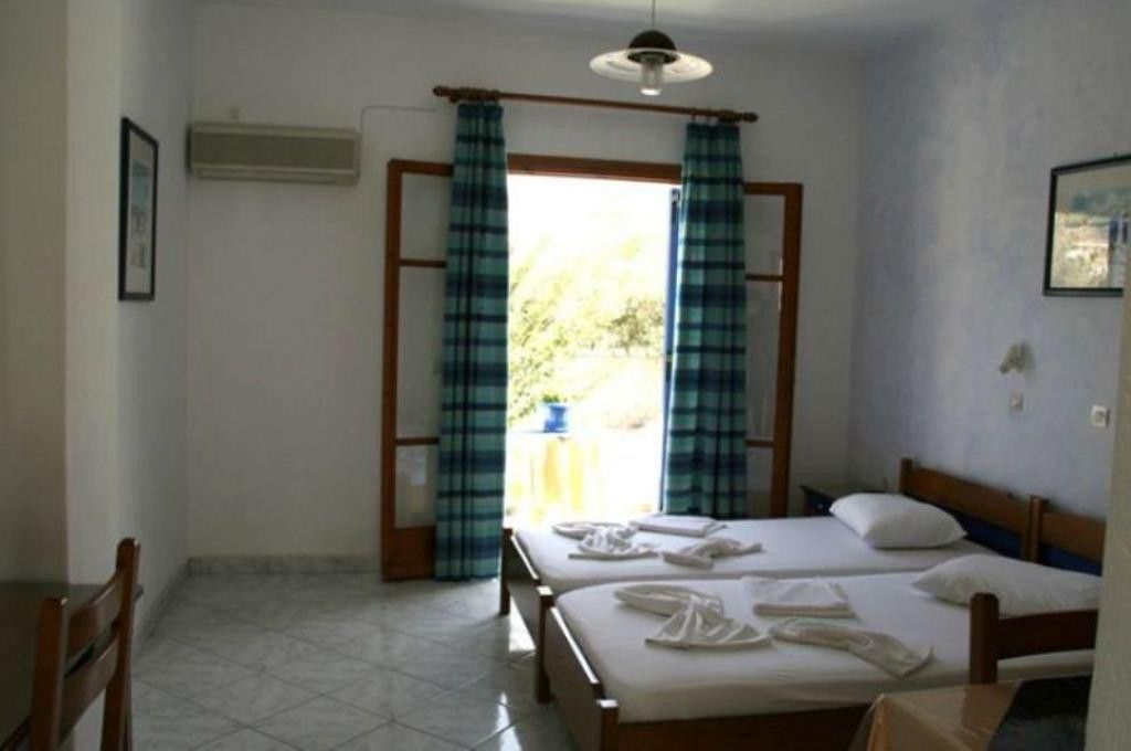 Pavlis Studios Aparthotel
