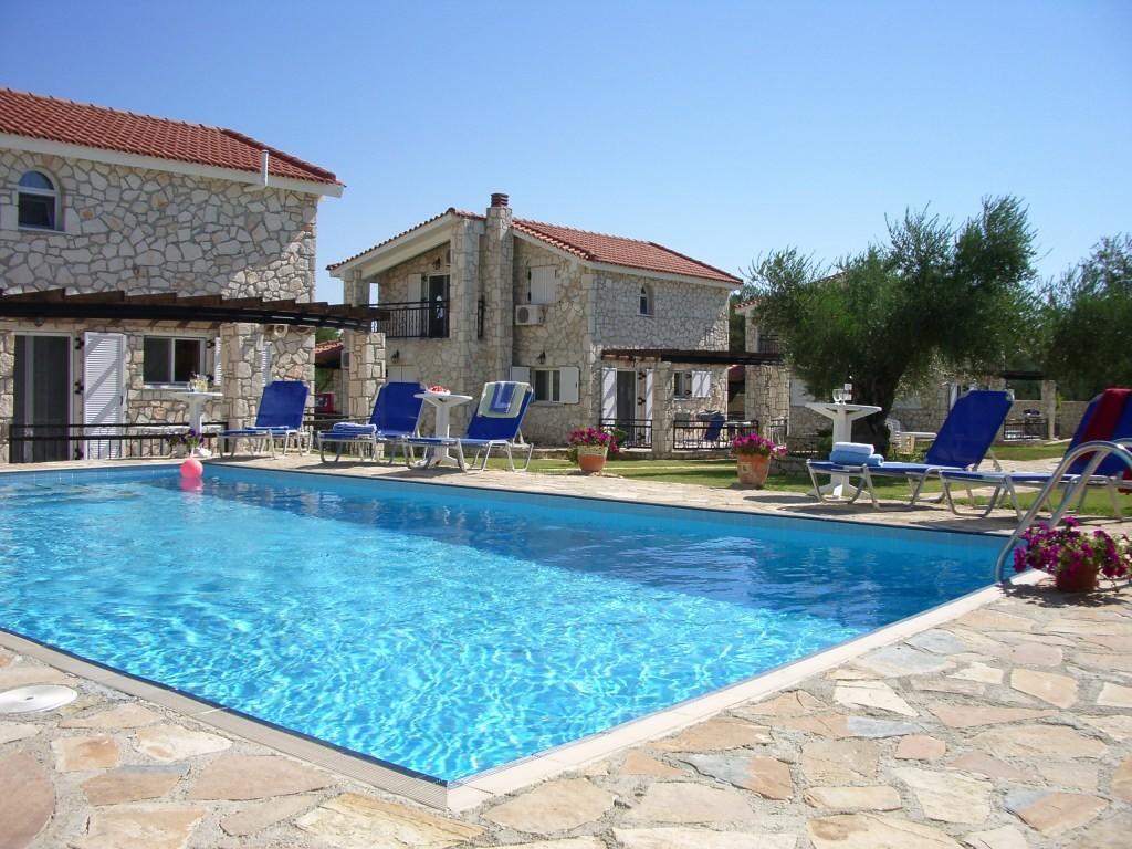Kaminia Villas *