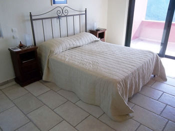 Alexakis Apartment *