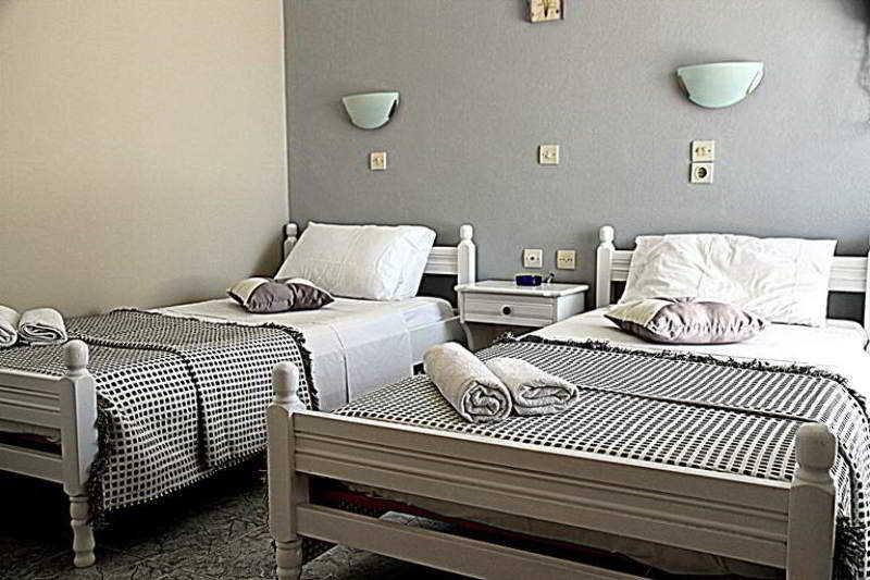 Aparthotel & Joanna Perissa (Santorini)