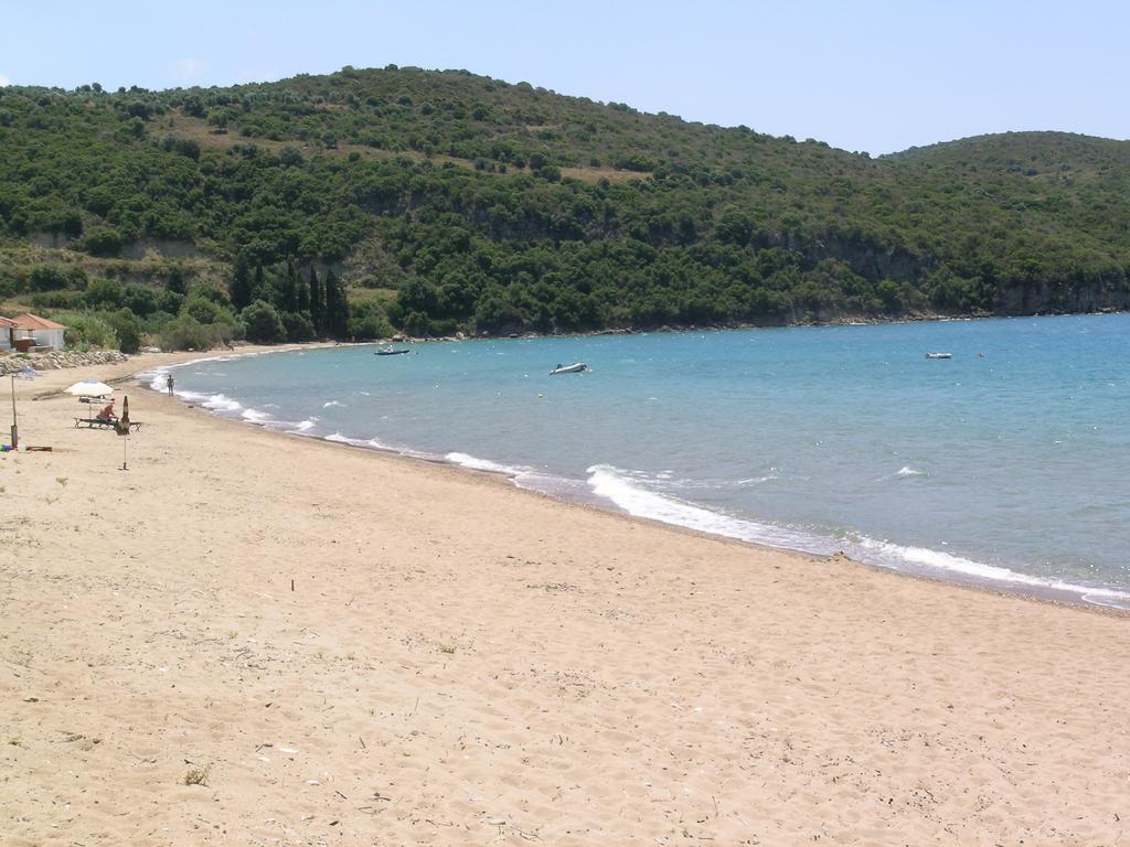 Schiza Houses Finikounta