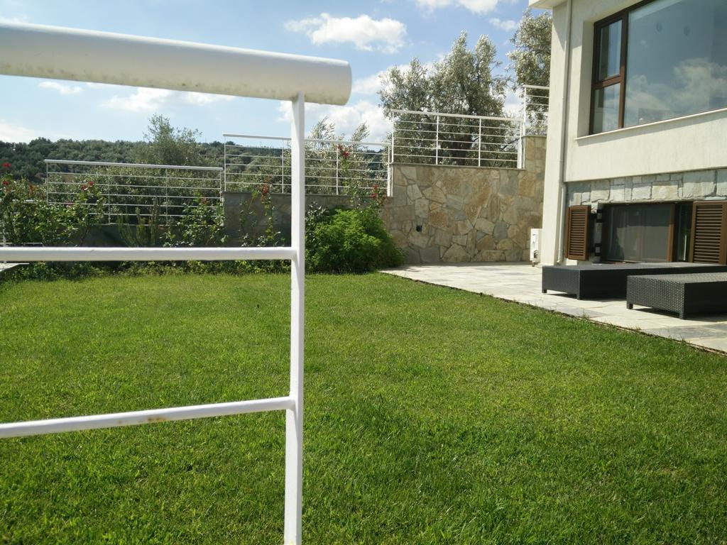 Lefki 14 * Pteleos