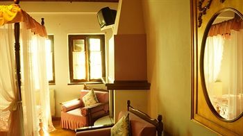 Mansion Theodora 3*