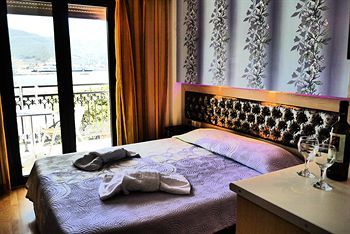 Captains Boutique * Limenaria (Thasos)
