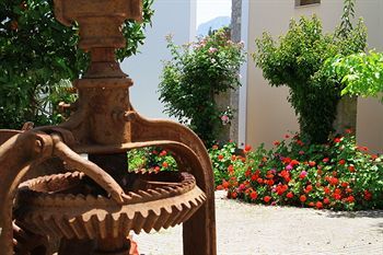Mouria Pansion Hotel
