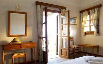 Nostos Hotel 3*