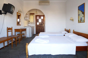 Nostos Agios Georgios (Santorini)