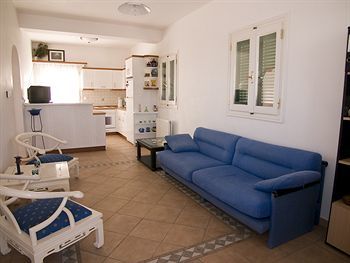 Apartment Moschona