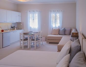 Milos Bay Suites