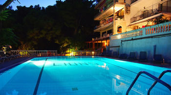Lions2 Studios And Apartments *