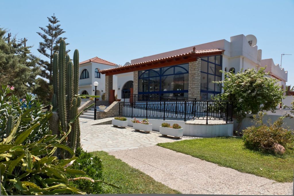 Saint Nicholas Hotel 3*