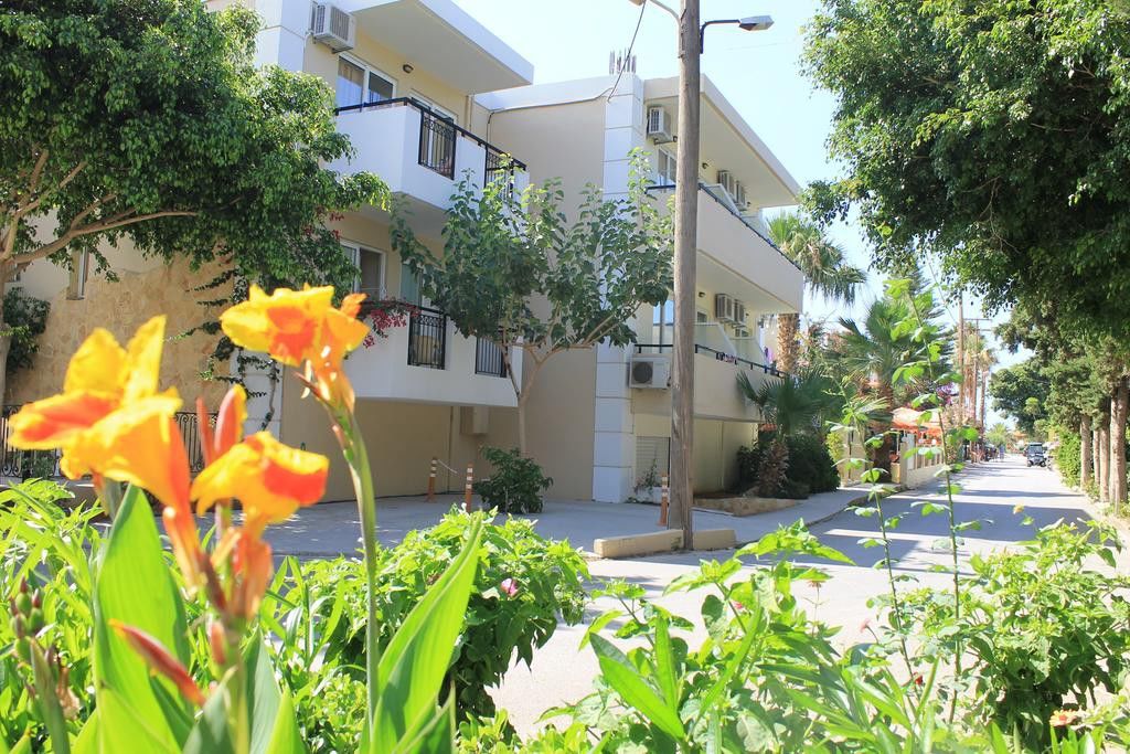 Aparthotel Varvaras Diamond