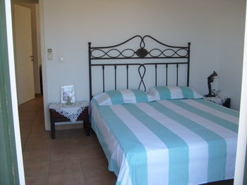 Apartment Moschona *