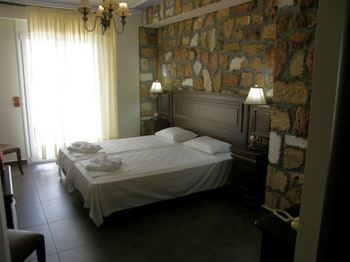 Iris Apartment *