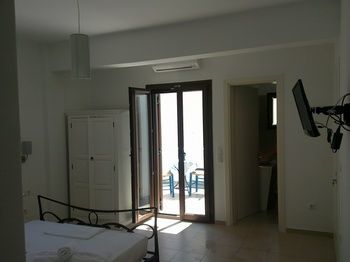 Depis & * Naxos City