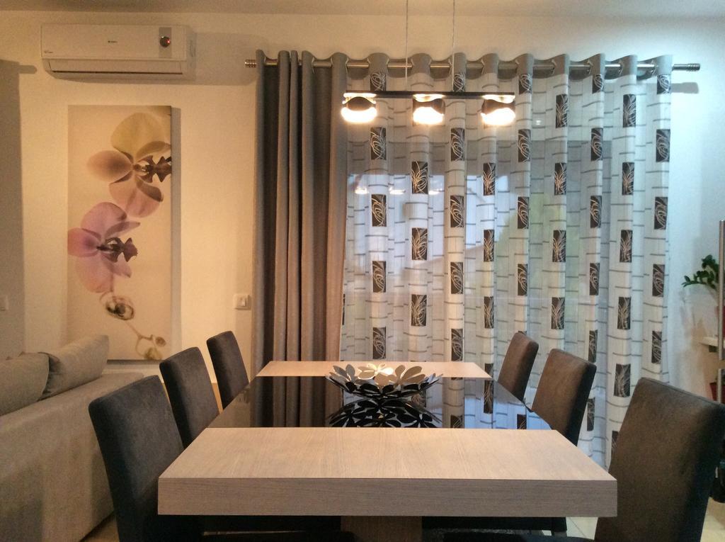 Mariza's Apartment *