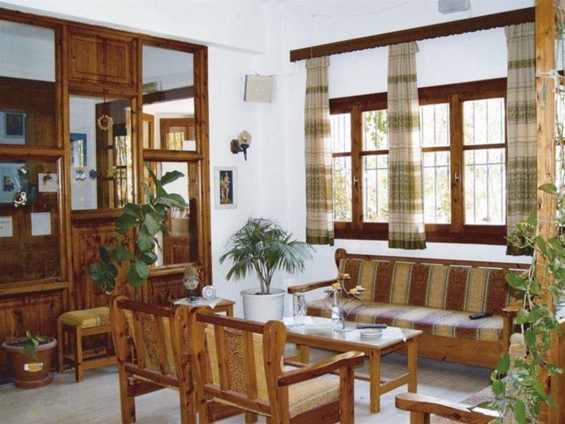 Eva Marina Matala (Crete)