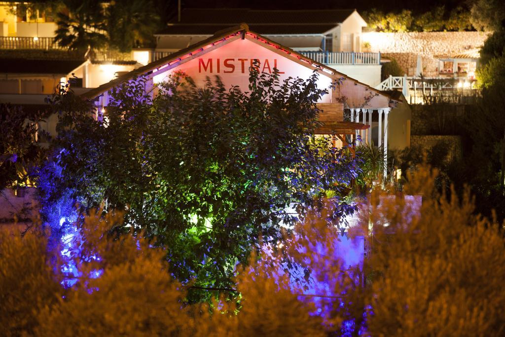Aparthotel Mistral *