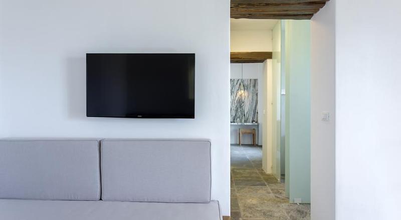 Aparthotel Hide Out 4*