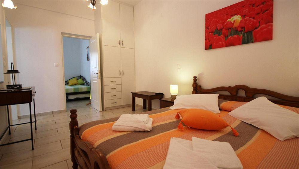 Bed & Breakfast & Archontou 3*