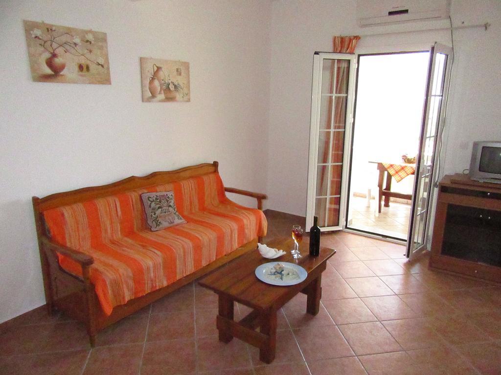 Kalotina's Apartment Emborios