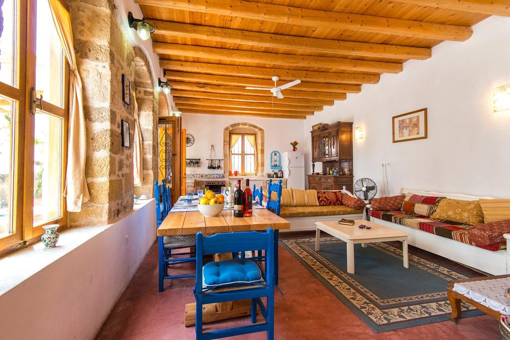 The Grandma House * Ialysos (Rhodes)