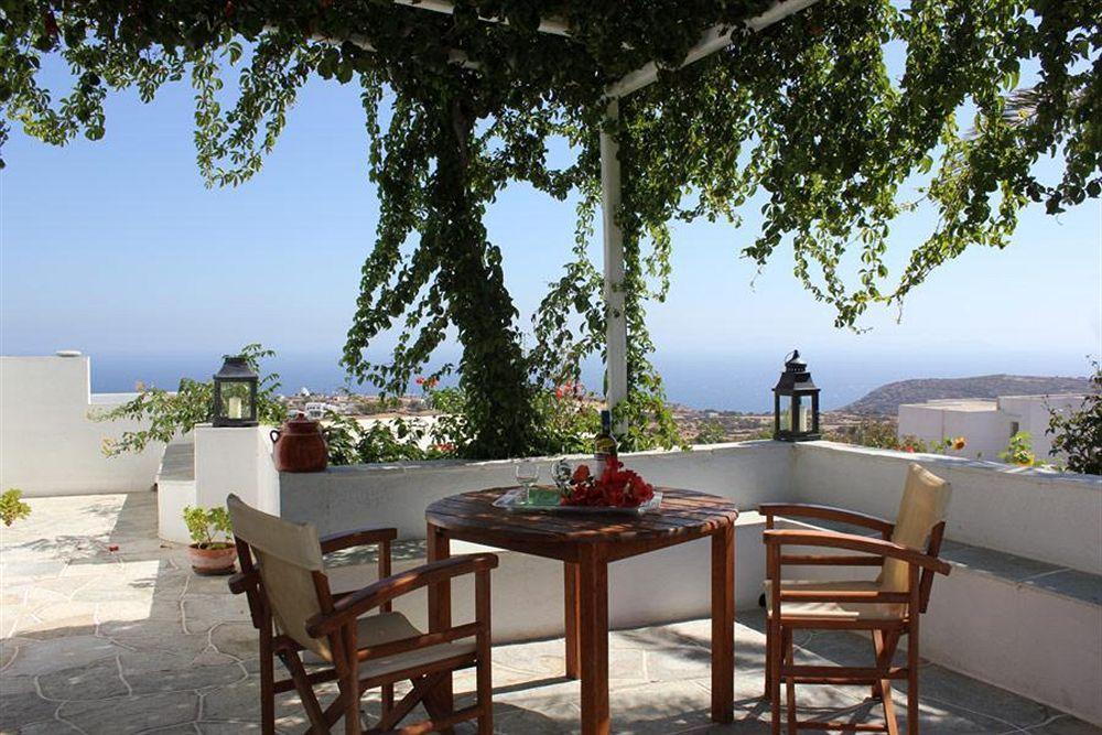 Bed & Breakfast & Archontou 3*