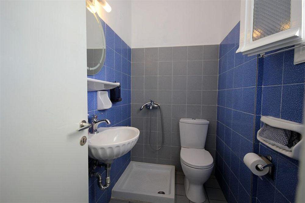 Bed & Breakfast & Archontou 3*