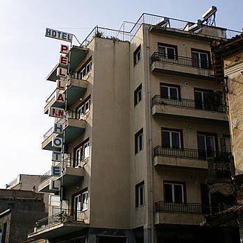 Pella Inn Hostel Hotel *