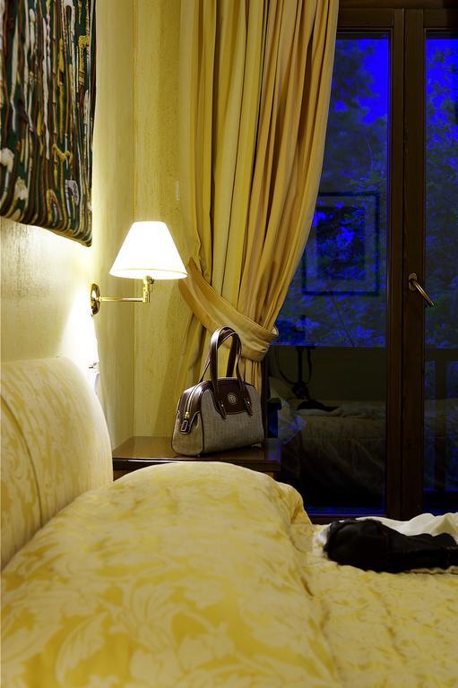 Hotel Country Club & Mikro Chorio (Central Greece)