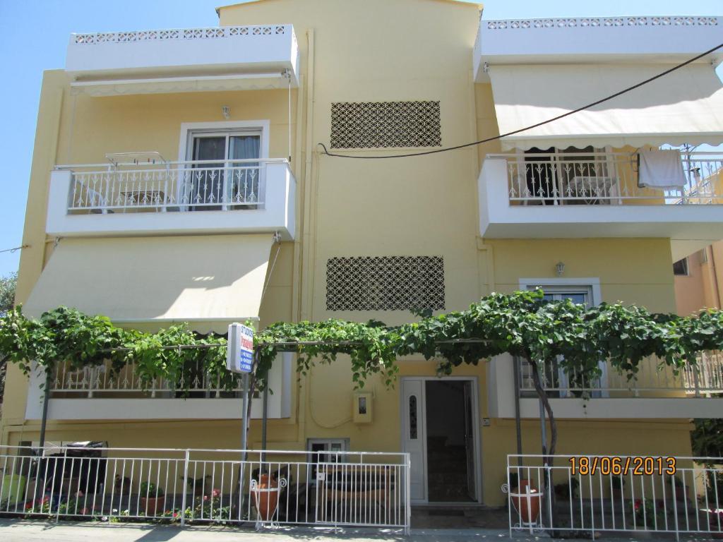 Studios Panagiota Apartment