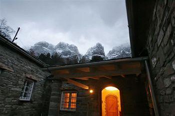 Mikro 1700 & Hotel Papigko