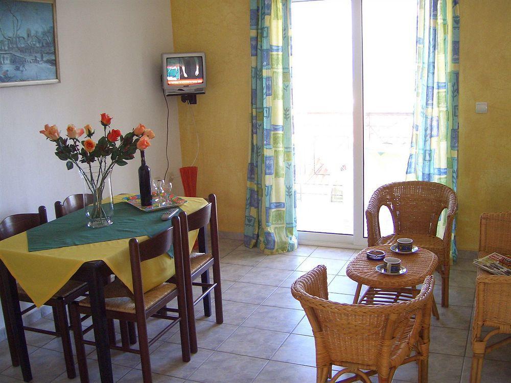 Teozenia Apartment