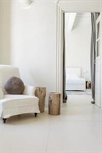 Chora Apartment *