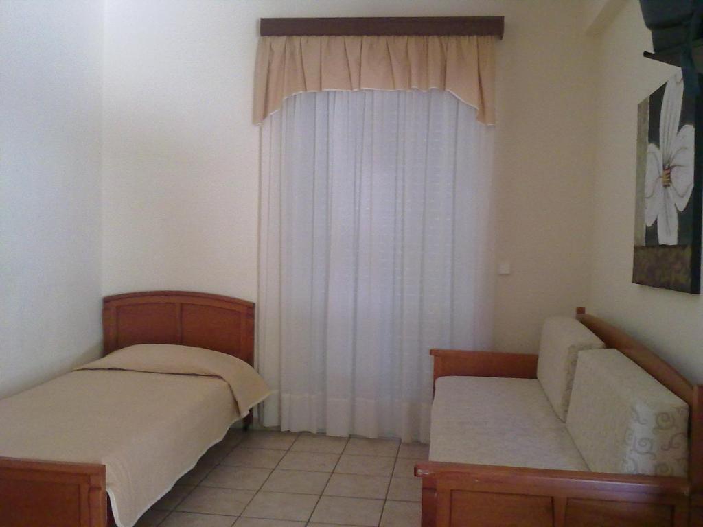 Amalia Aparthotel 3*