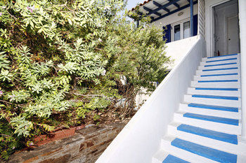 Galazio 3* Batsi (Andros)