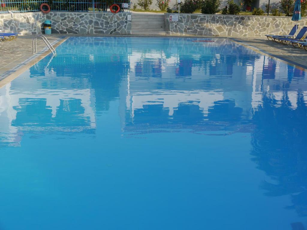 Tria Adelphia 2* Arillas (Corfu)