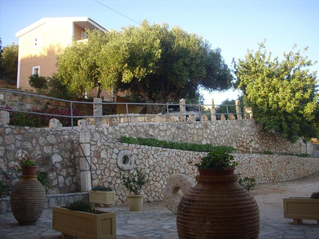 Asteras Aparthotel 2*