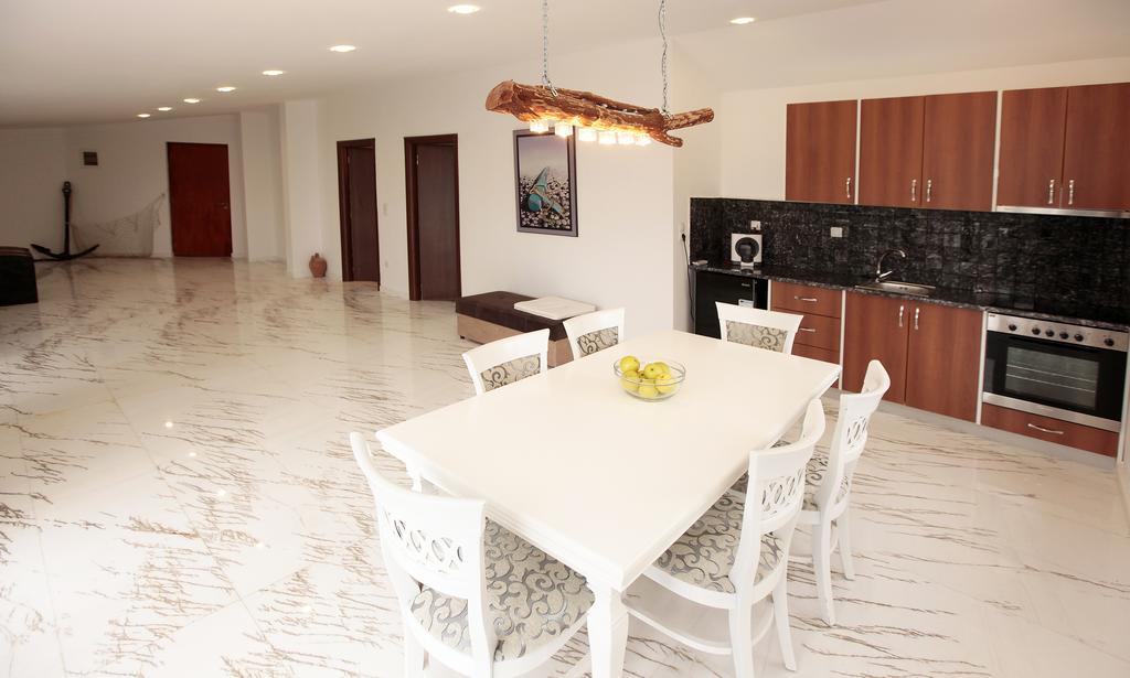 Hotel Kinira Beach Hotel