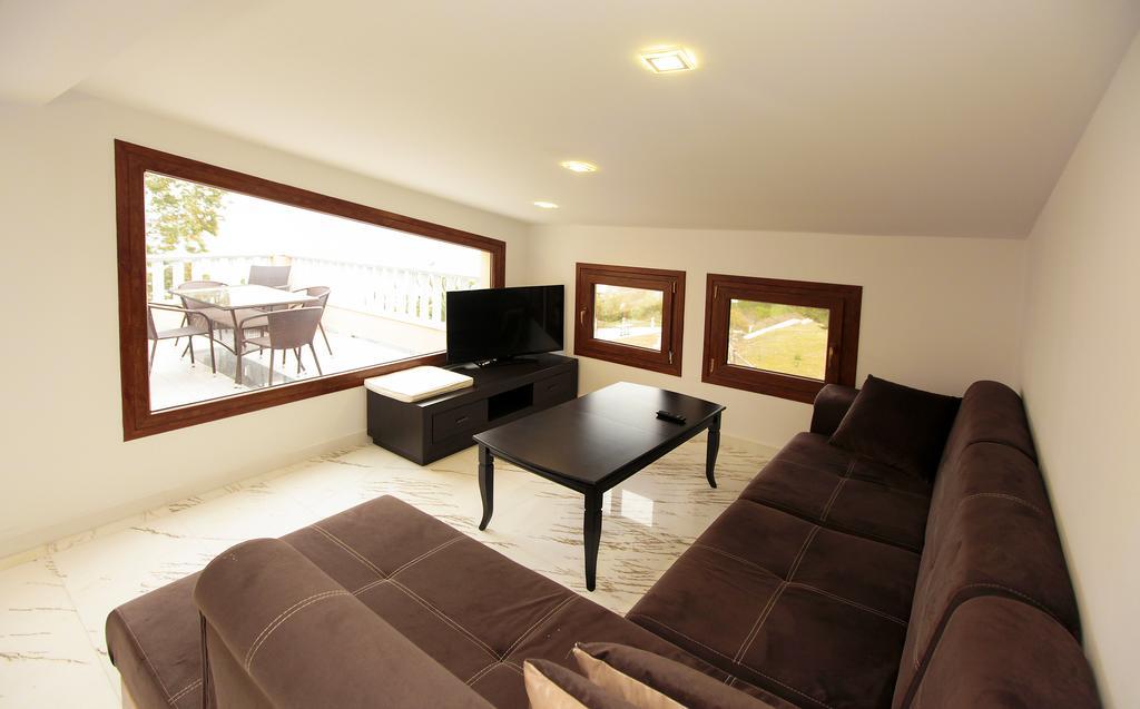Hotel Kinira Beach Hotel