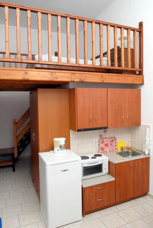 Zouzoula House *