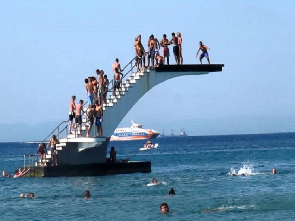 Lilian's Seaview-party Street-youth Apartment Rhodes City