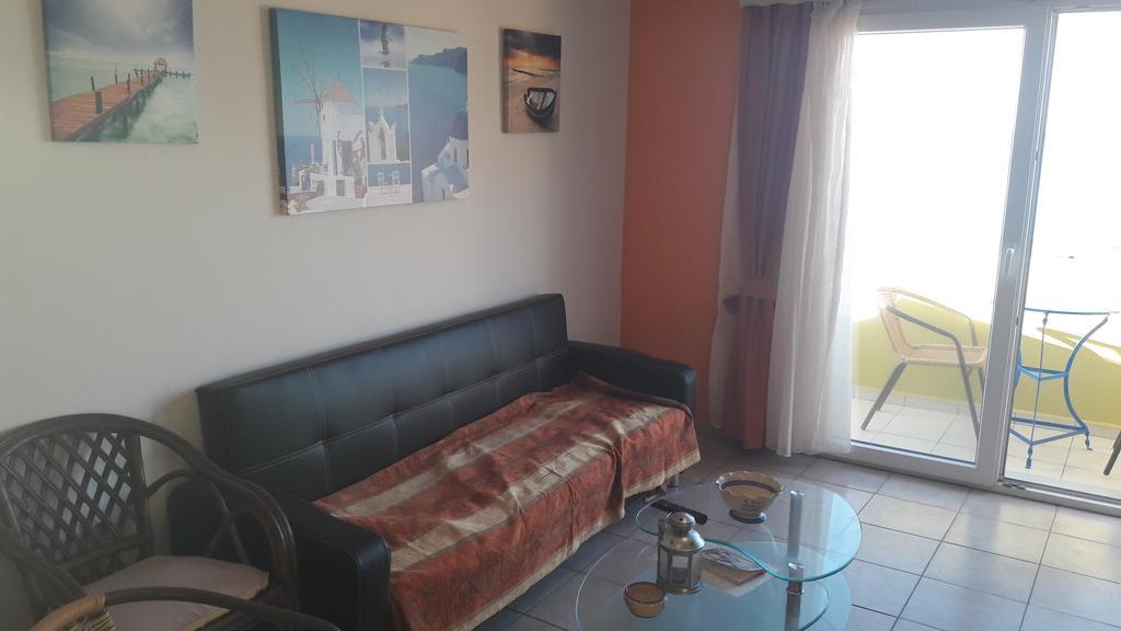 Orange Apartment Fodele
