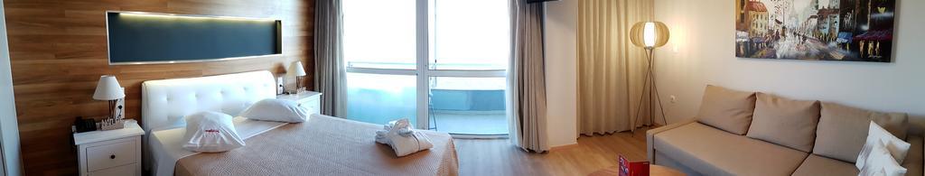 Scorpios Sea Side