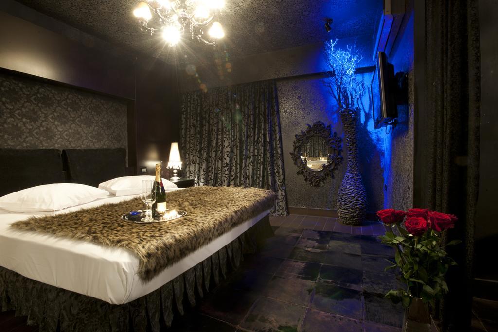 The Crystal Blue Hotel 2*